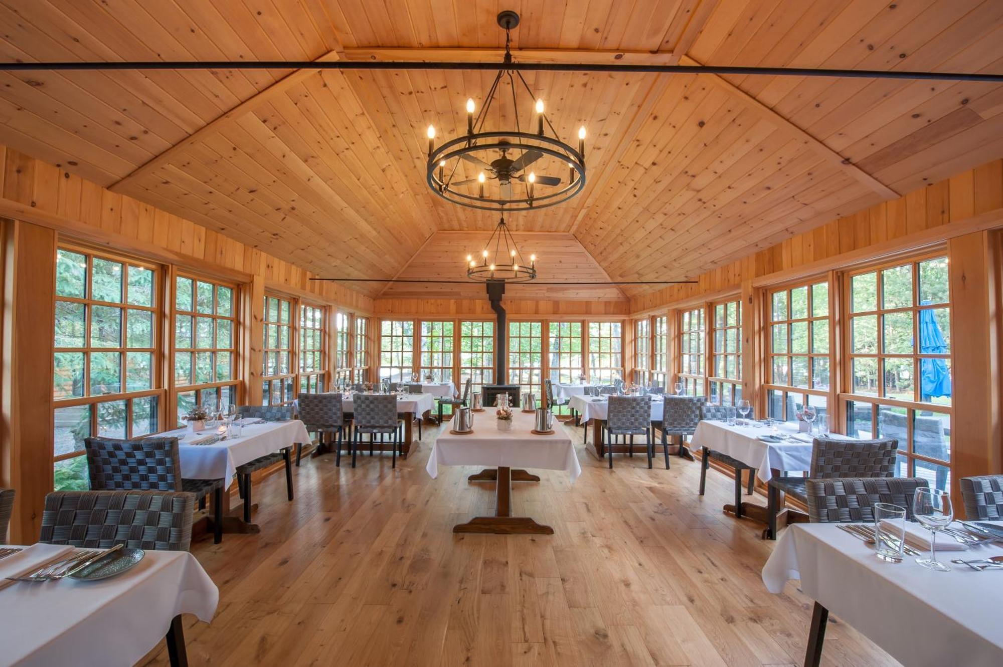 Haliburton Post House Hotell Minden Eksteriør bilde