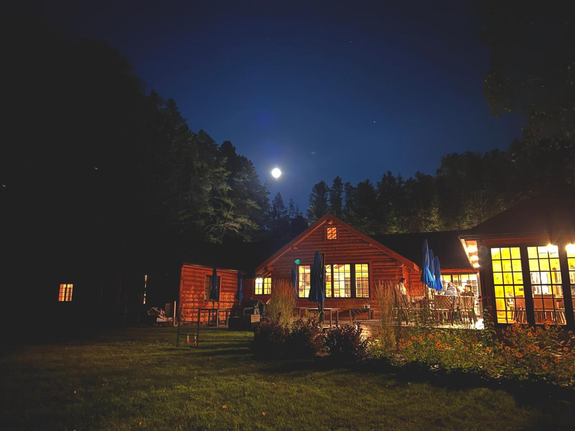 Haliburton Post House Hotell Minden Eksteriør bilde