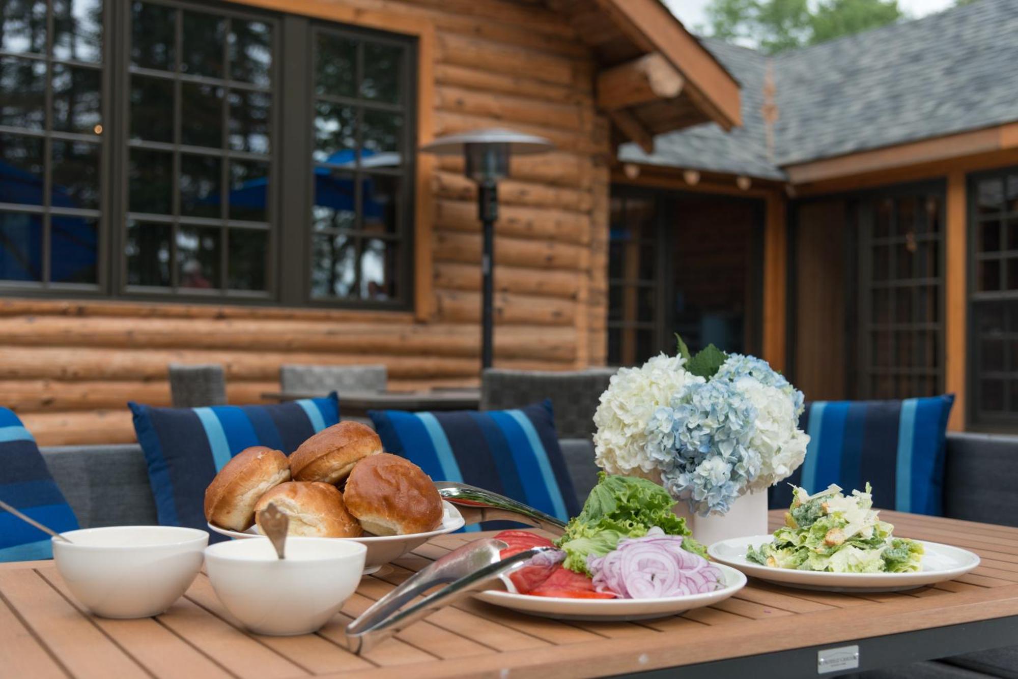 Haliburton Post House Hotell Minden Eksteriør bilde