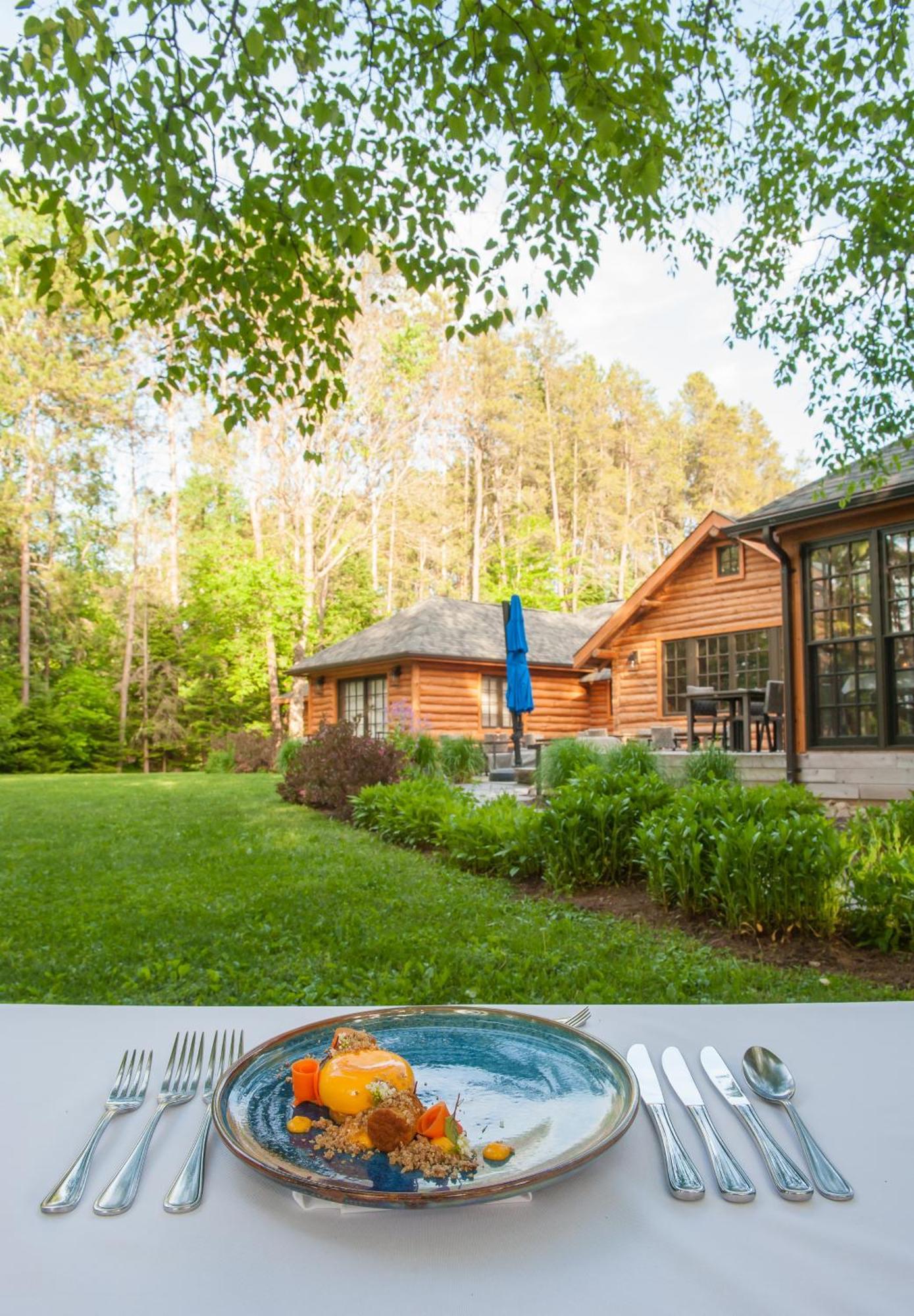 Haliburton Post House Hotell Minden Eksteriør bilde
