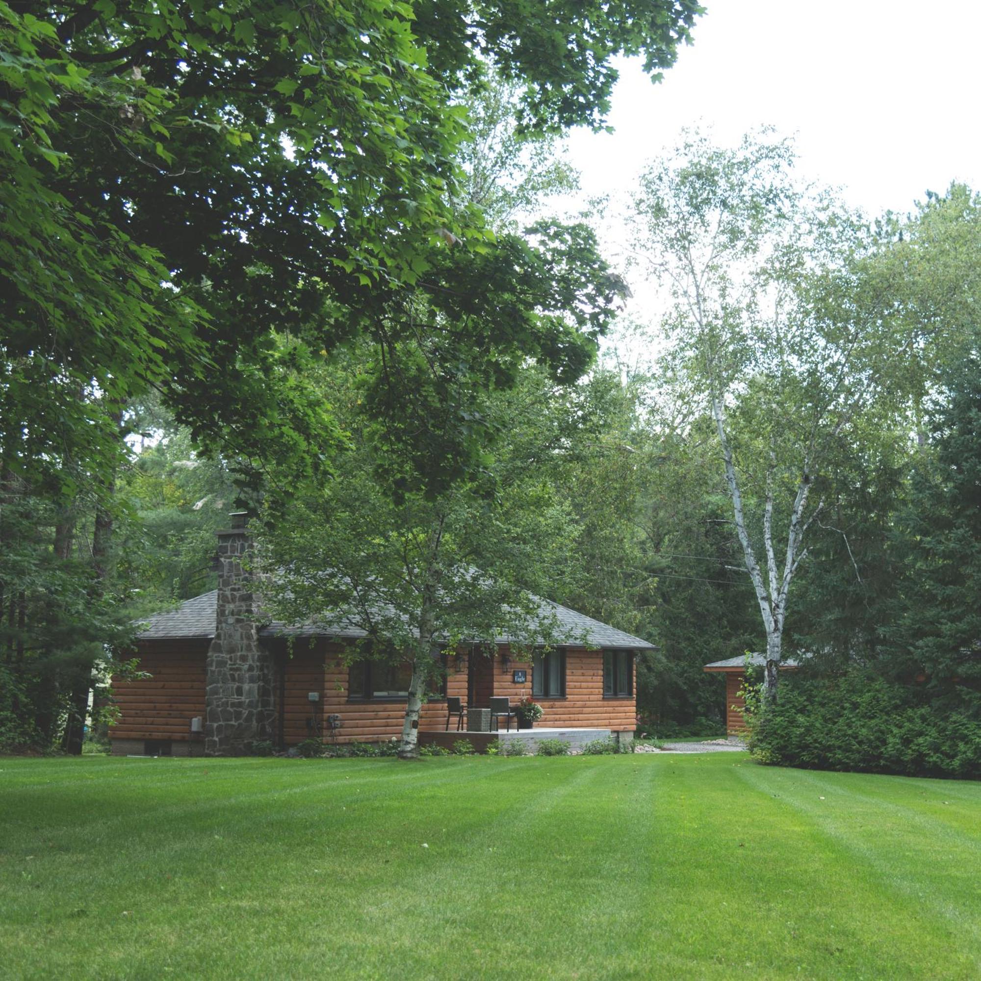 Haliburton Post House Hotell Minden Eksteriør bilde